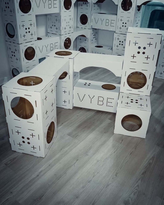 Vybe Cat Castles - The Kitty Kingdom